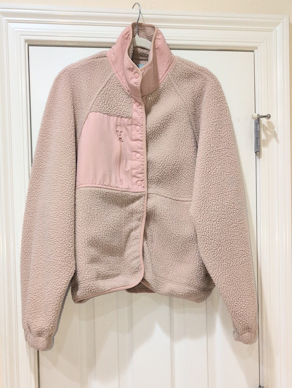 Cozy Women's Pink Sherpa Jacket
